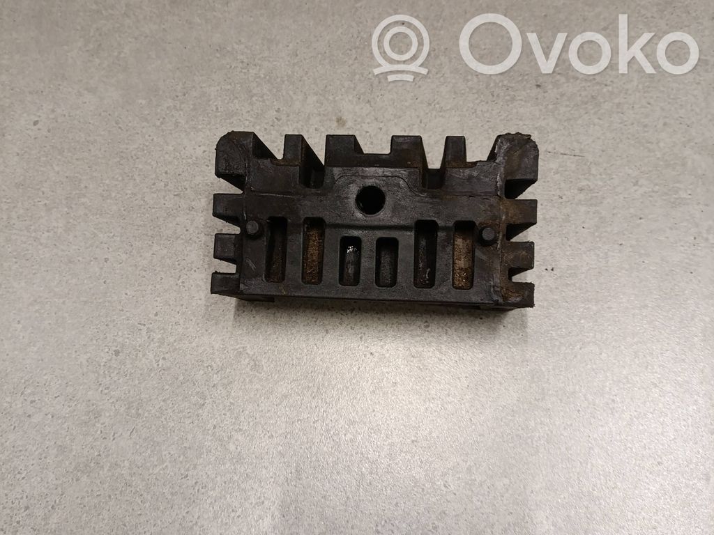 Volkswagen Touareg II Jacking socket point 