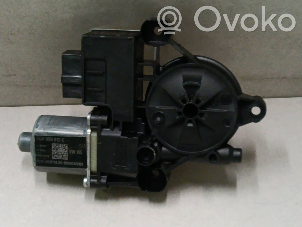 Seat Leon (5F) Takaoven ikkunan nostomoottori 