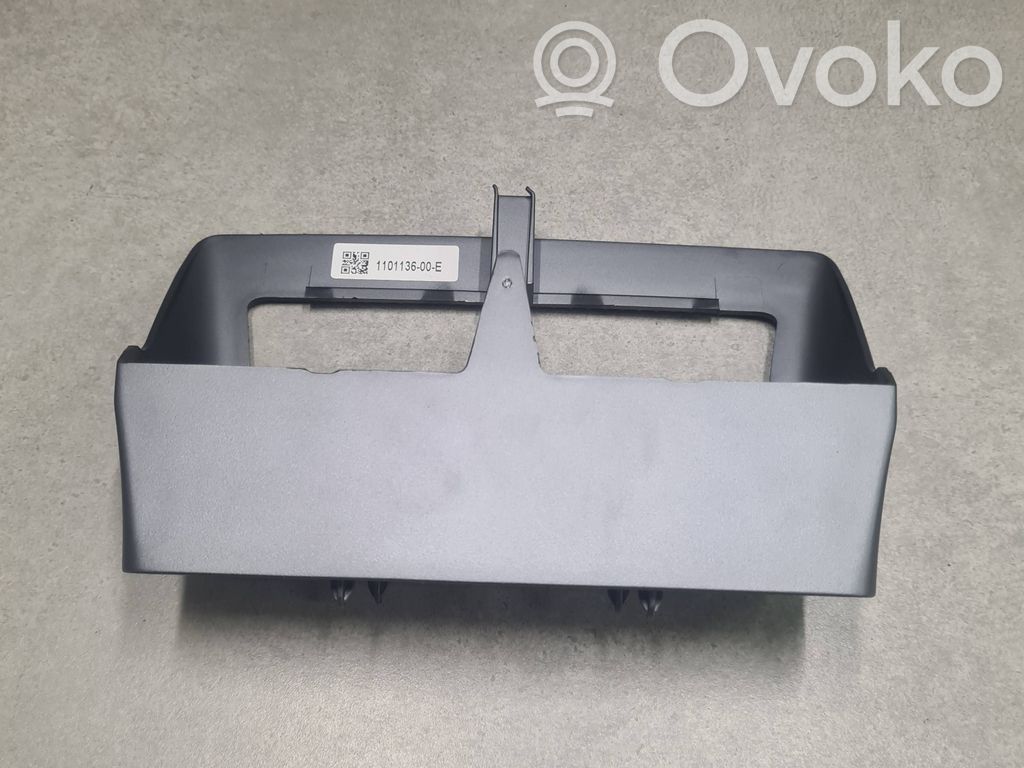 Tesla Model 3 Kita salono detalė 