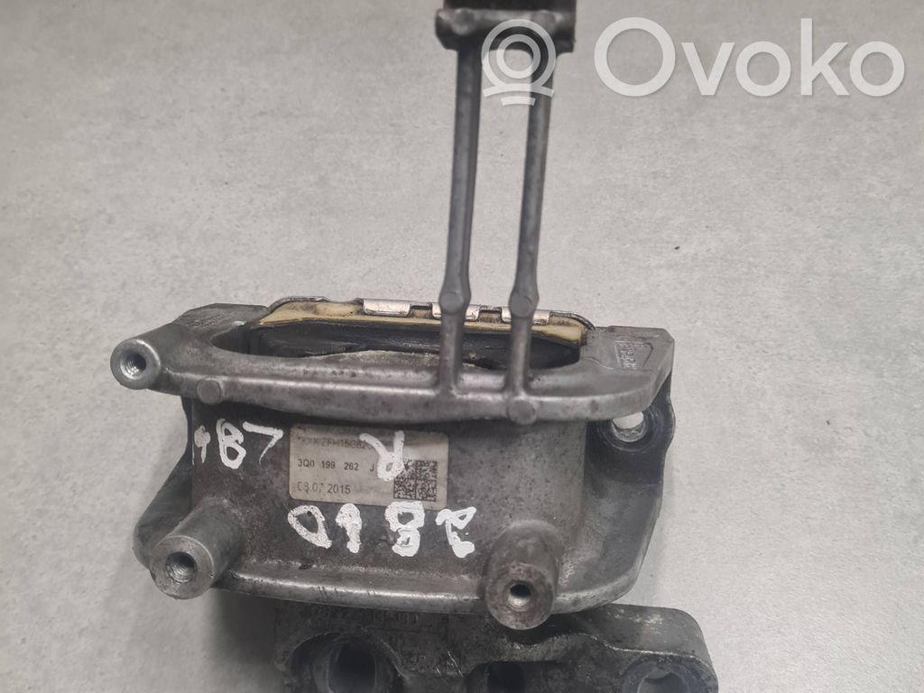 Volkswagen PASSAT B8 Engine mount bracket 