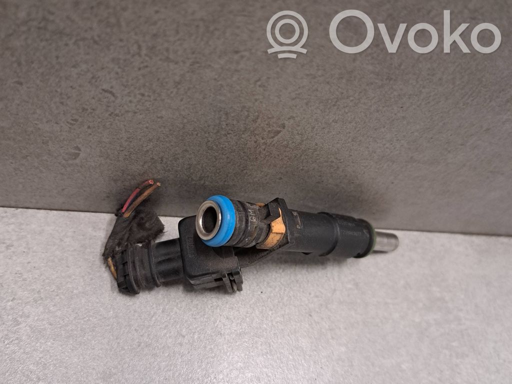 Opel Astra H Inyector de combustible 