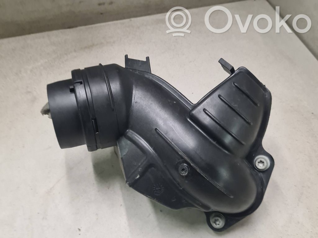 Skoda Octavia Mk4 Oro paėmimo kanalo detalė (-ės) 