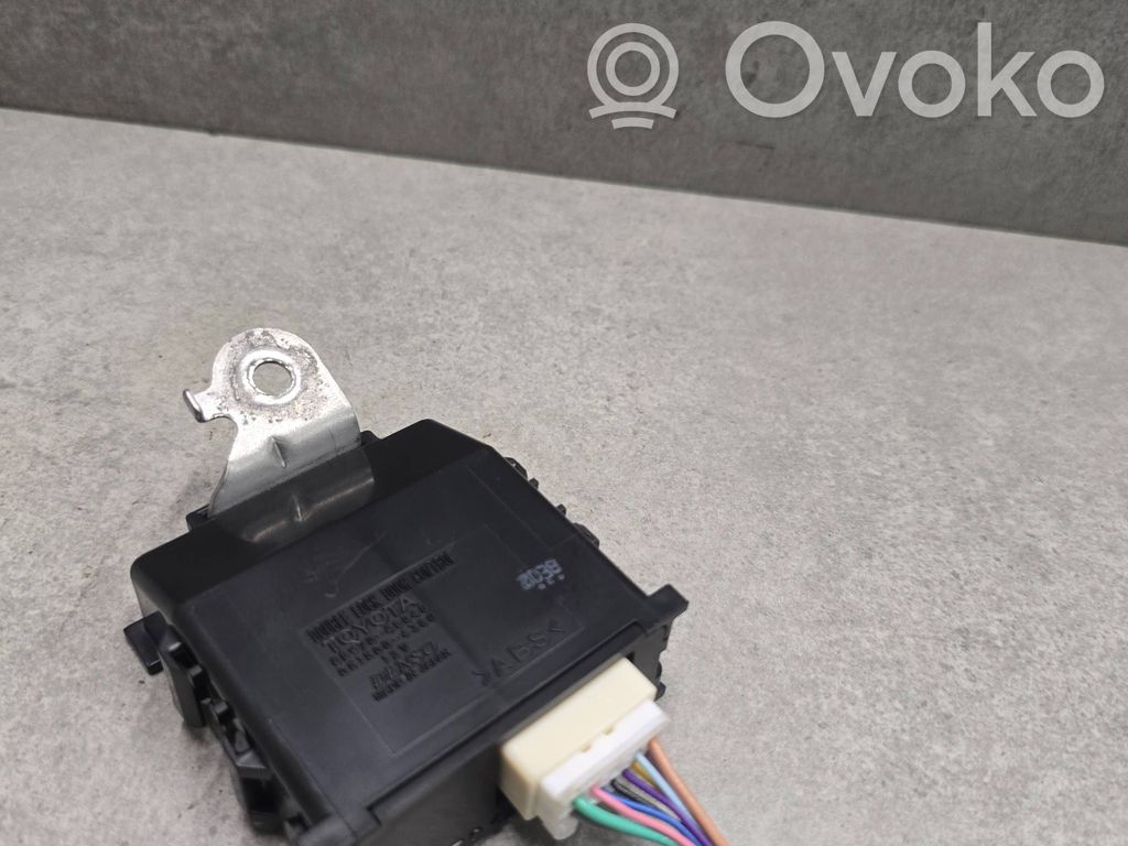 Toyota C-HR I Door central lock control unit/module 