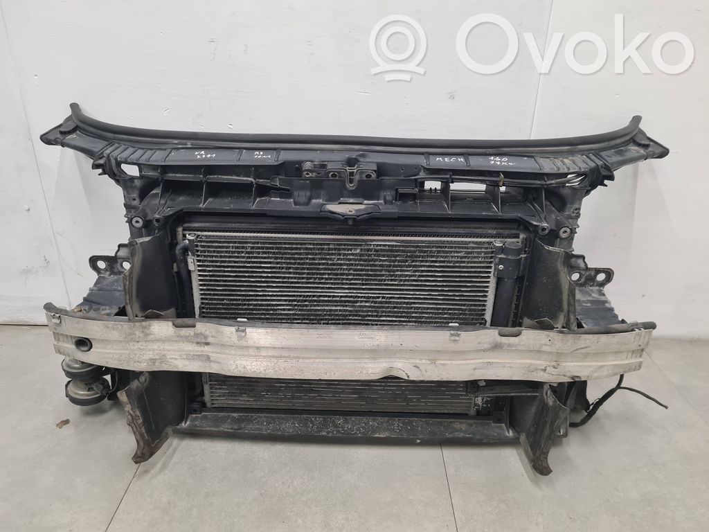Audi A3 S3 8P Radiatorių panelė 