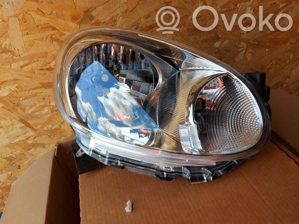 Nissan Micra Lampa przednia 