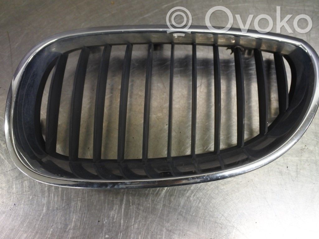 BMW 5 E60 E61 Нижняя решётка (из трех частей) 