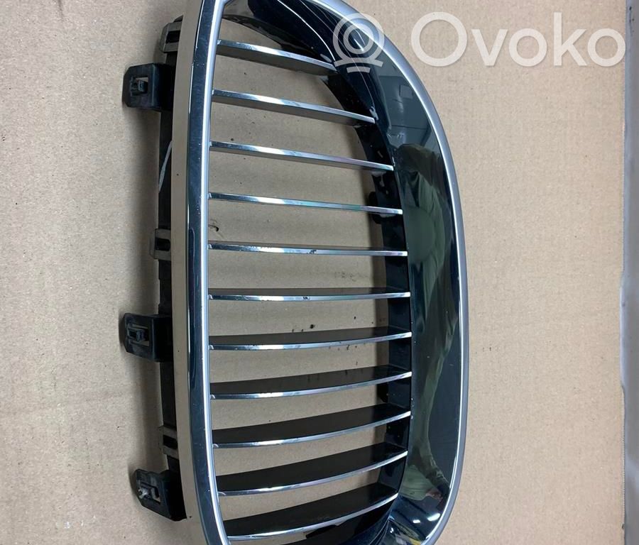 BMW 5 E60 E61 Нижняя решётка (из трех частей) 