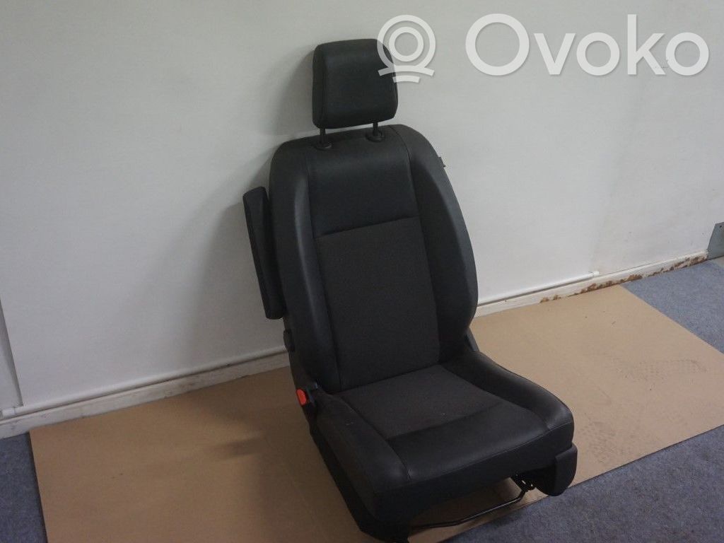 Opel Vivaro Front driver seat 