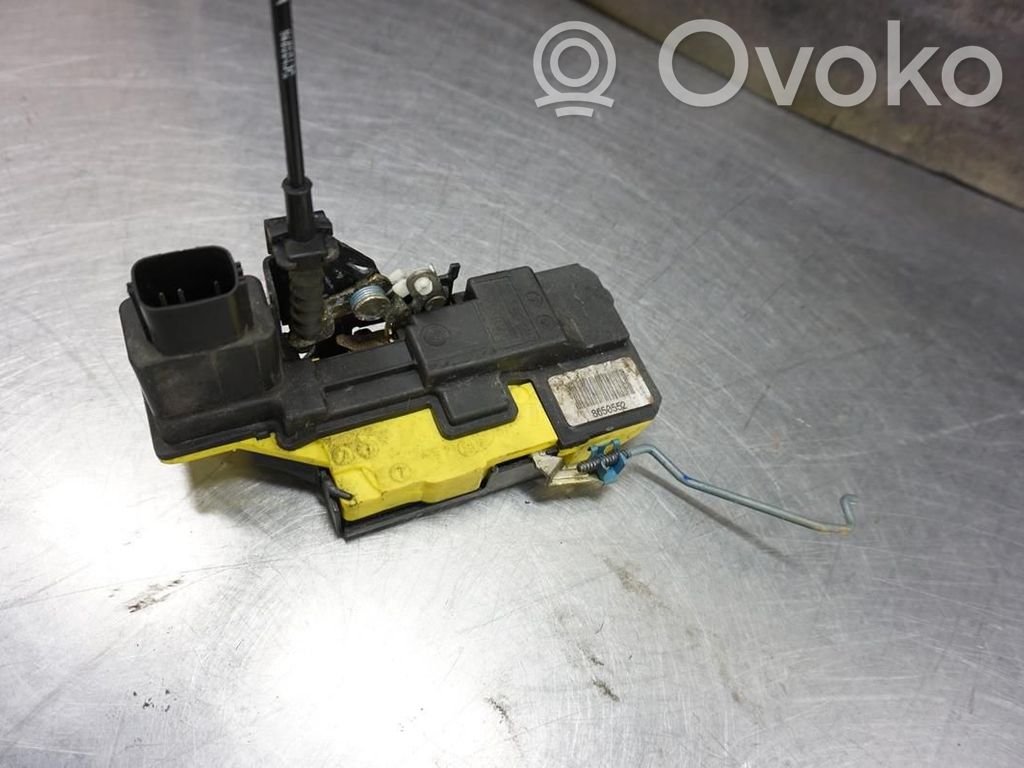 Etuoven lukko   30699754,140361,30663048