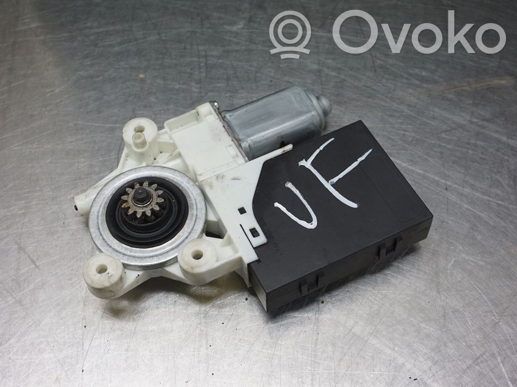 Volvo S40 Priekšpusē loga pacēlāja motoriņš 