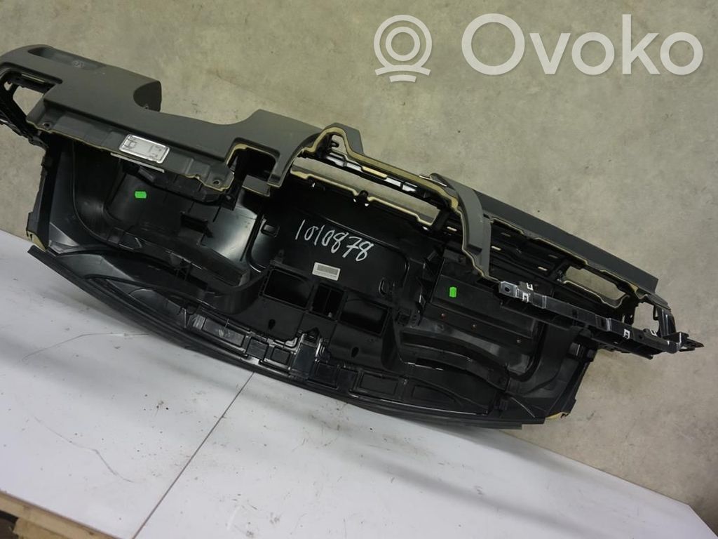 Volvo V70 Panelis 