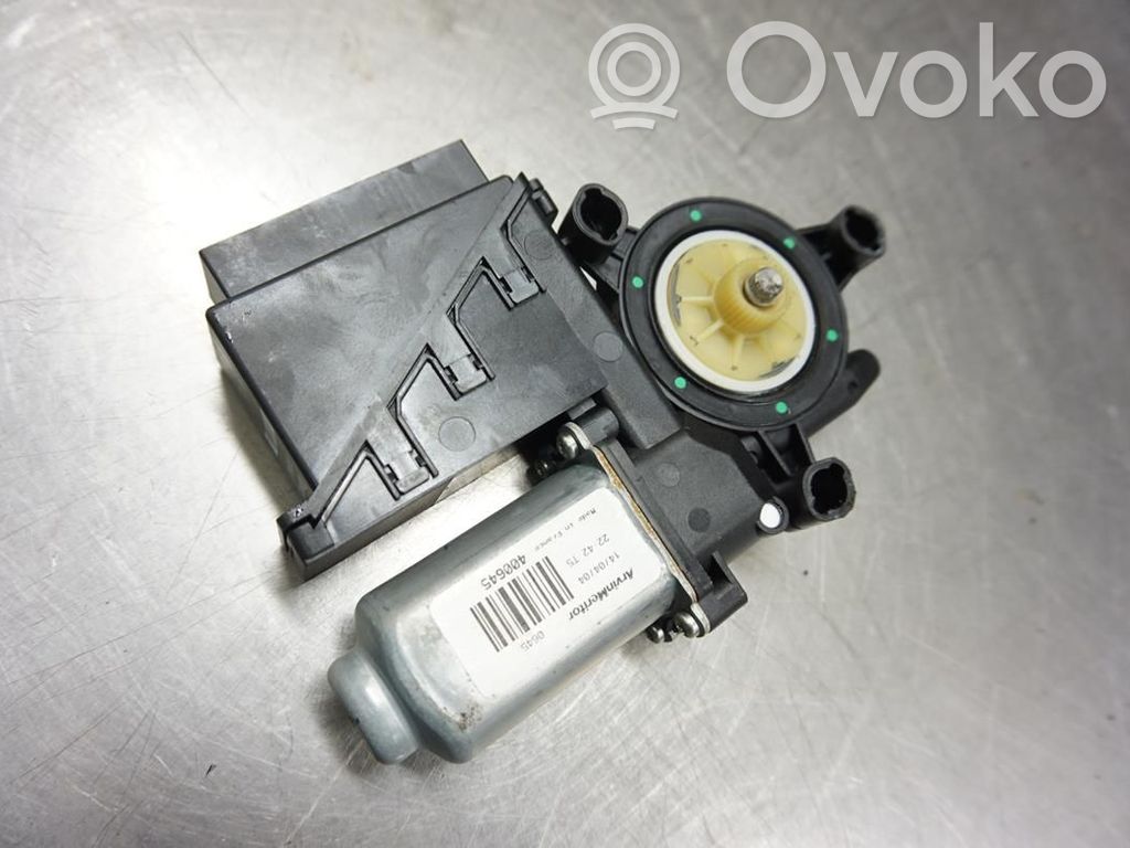 Volkswagen Polo Front door window regulator motor 
