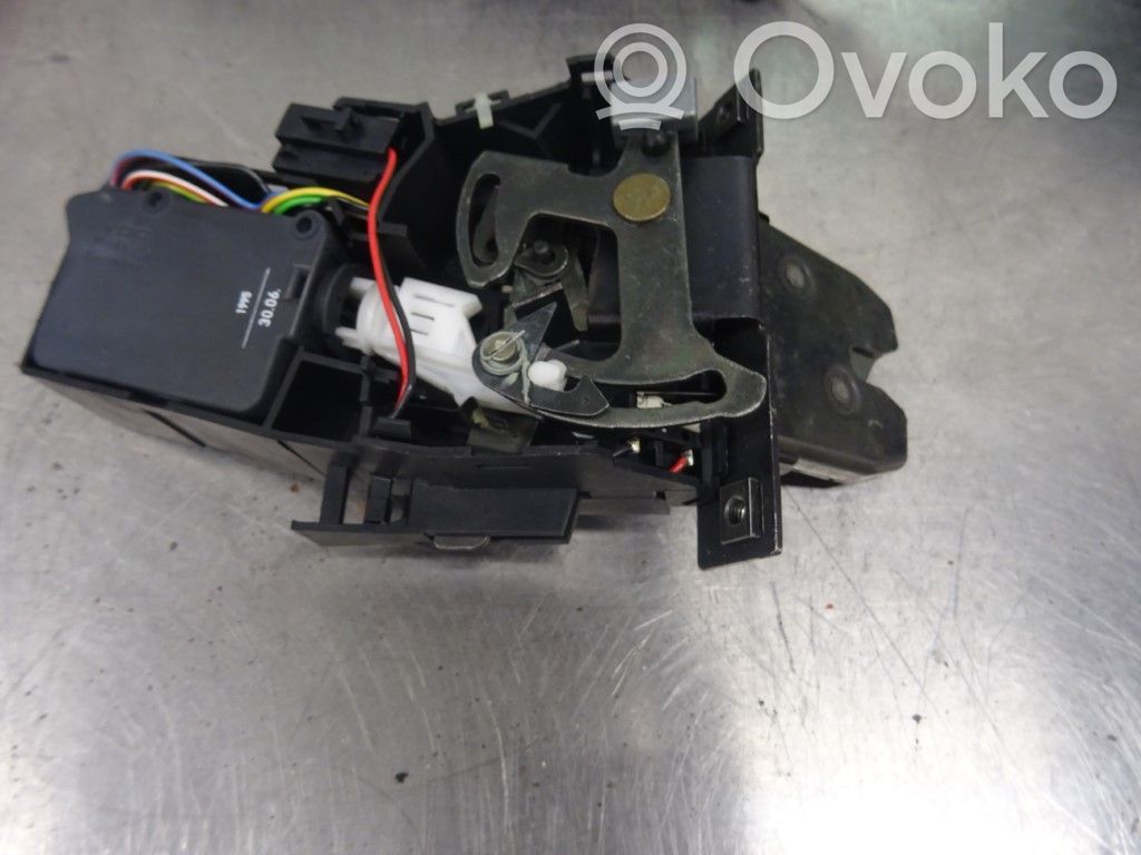 Volvo 850 Aizmugurējā pārsega slēdzene 