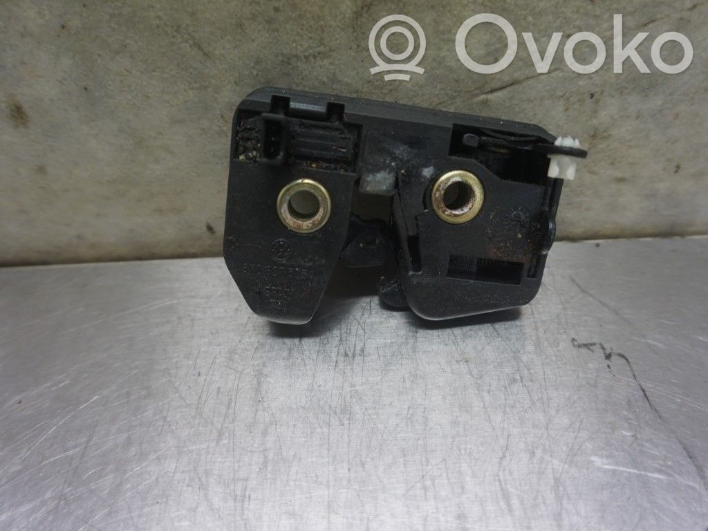 Volkswagen Polo III 6N 6N2 6NF Takaluukun/tavaratilan lukon vastakappale 