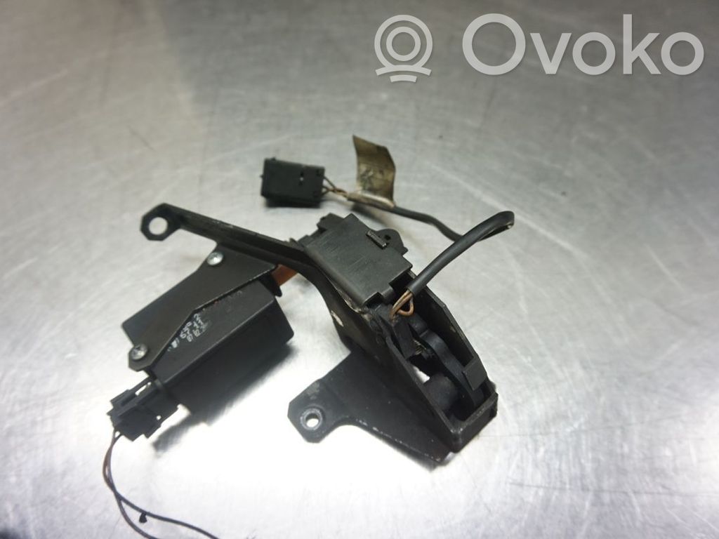 Tailgate/trunk/boot lock/catch/latch   51248168892,154040
