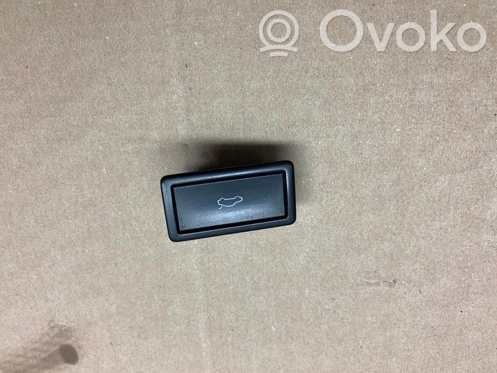 Tailgate/boot open switch button   234789,3G0959831B