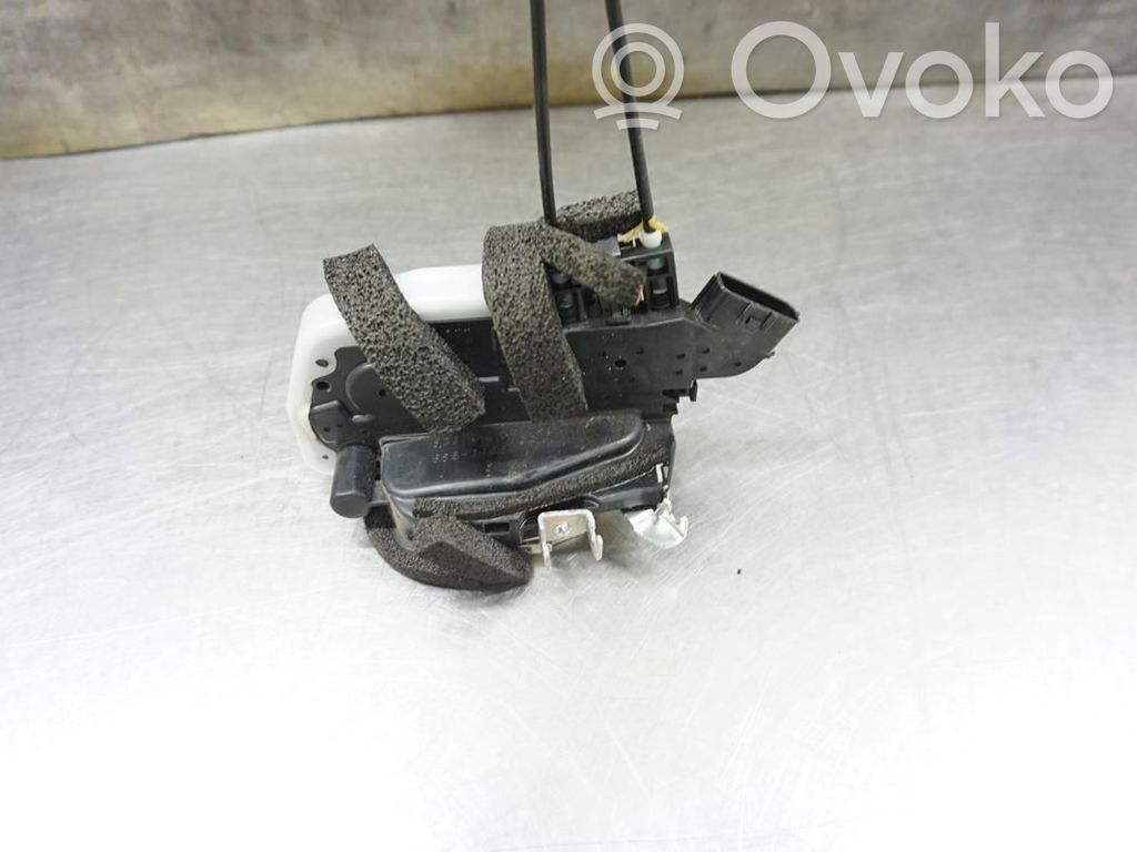 Nissan Juke I F15 Zamek drzwi przednich 