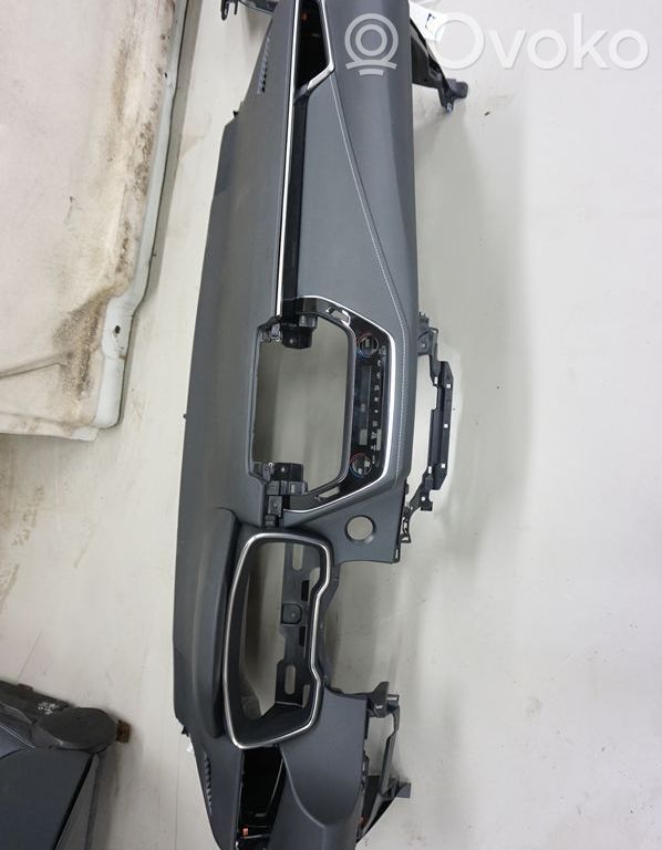 Toyota Corolla E210 E21 Панель 