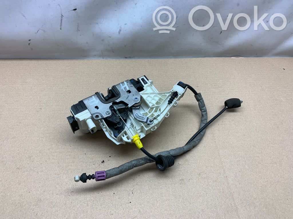 Mercedes-Benz C W204 Zamek drzwi przednich 