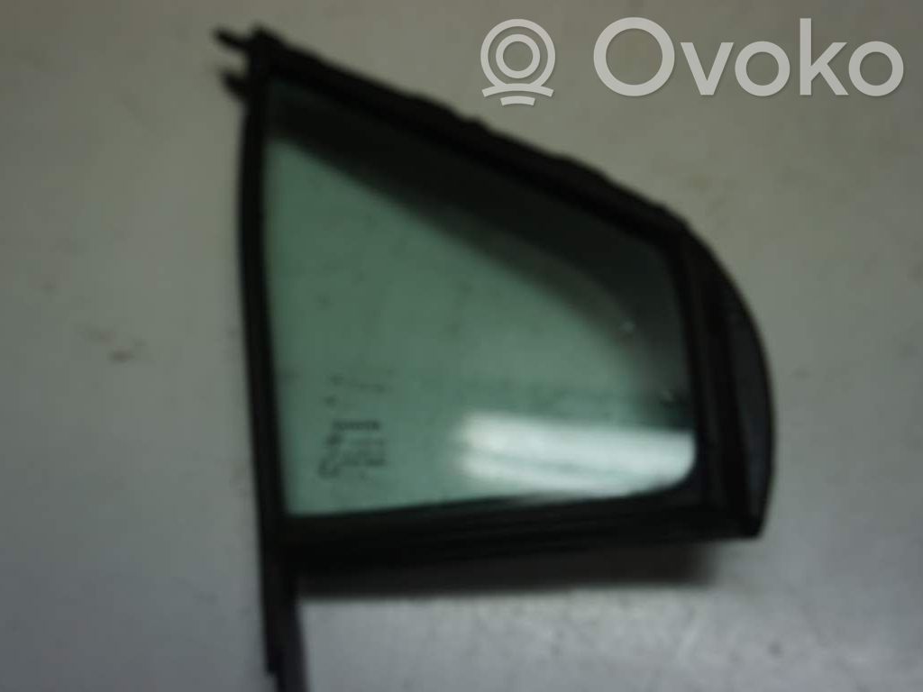 Toyota Yaris Front door vent window glass four-door 
