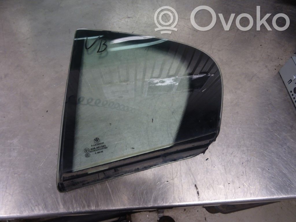BMW 3 E90 E91 Ventanilla de ventilación de la puerta trasera 