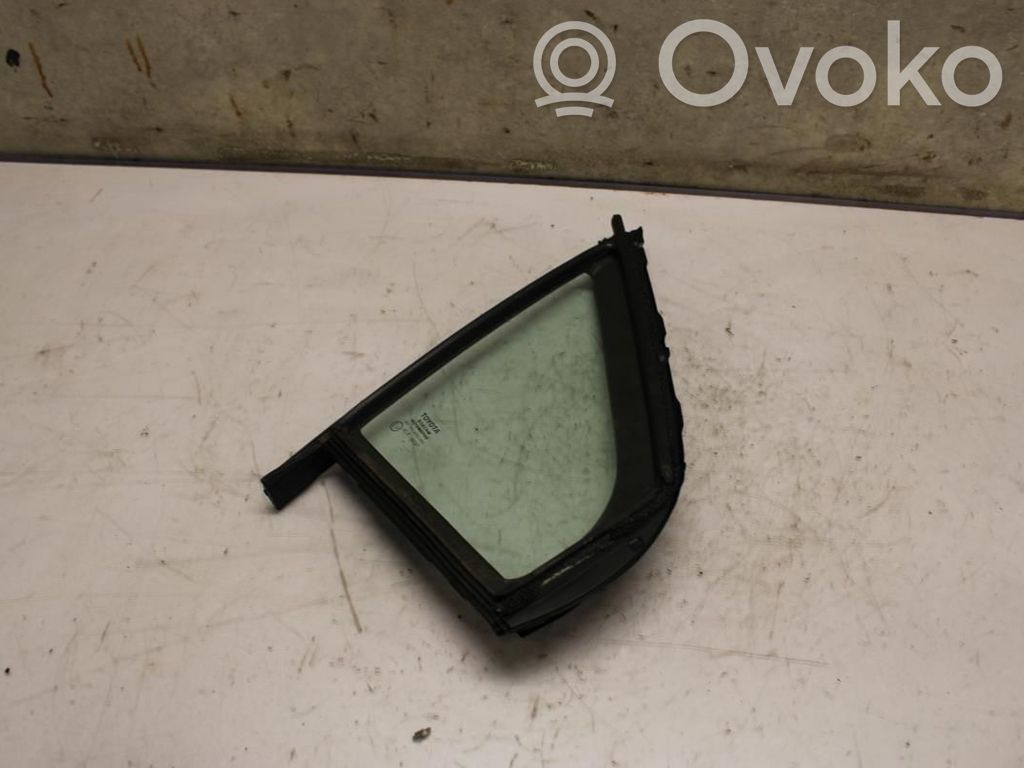 Toyota Yaris Front door vent window glass four-door 
