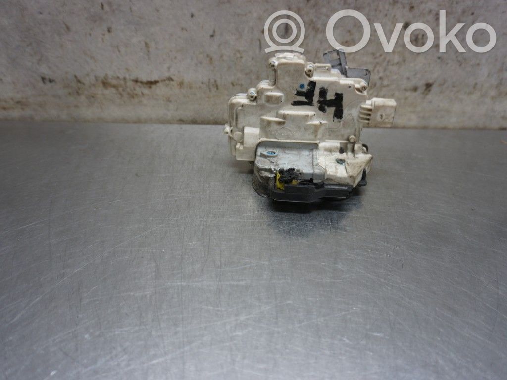 Audi A3 S3 8P Front door lock 