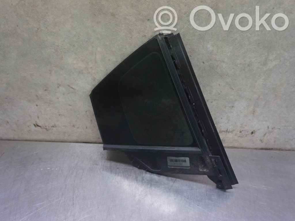 Ventanilla de ventilación de la puerta trasera   31442965,230221