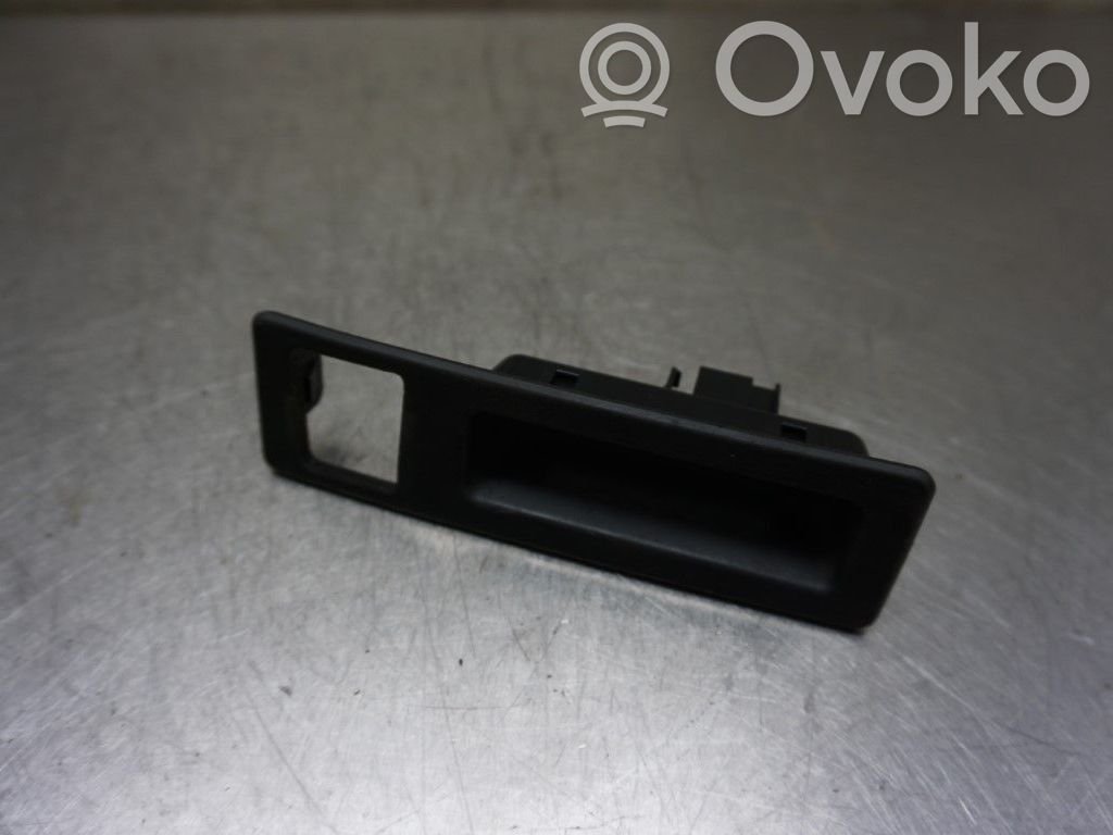 BMW 3 F30 F35 F31 Bouton interrupteur ouverture du coffre 