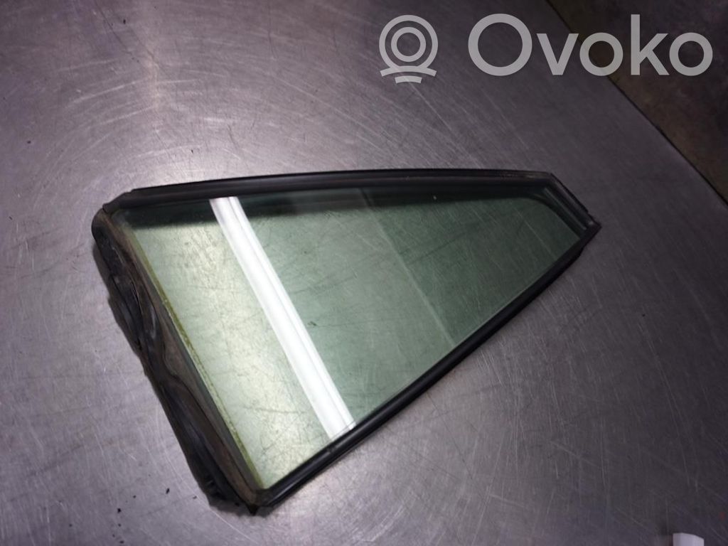 Subaru Legacy Ventanilla de ventilación de la puerta trasera 