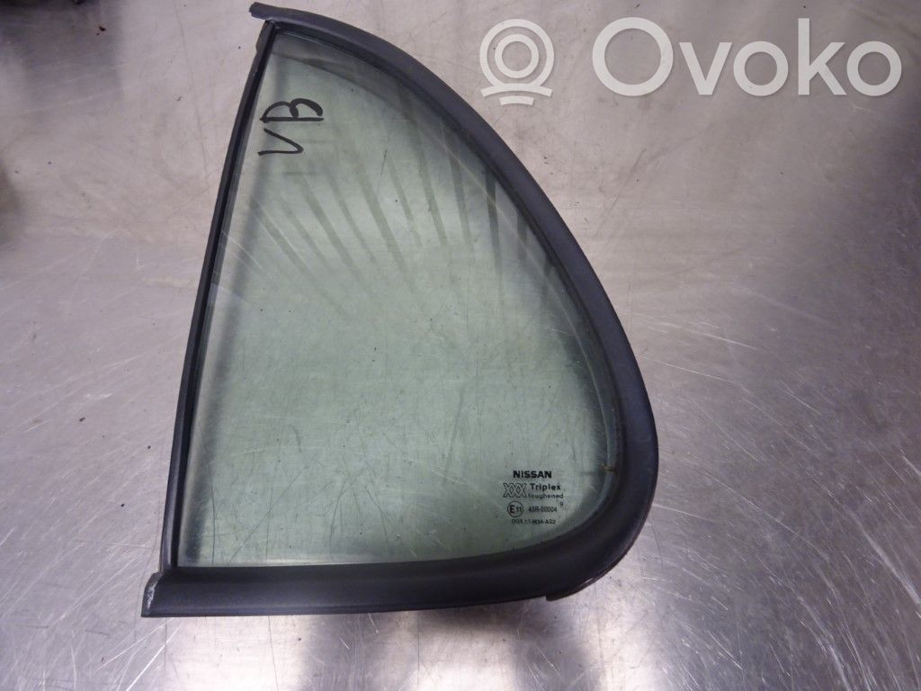 Ventanilla de ventilación de la puerta trasera   822634F910,N021194