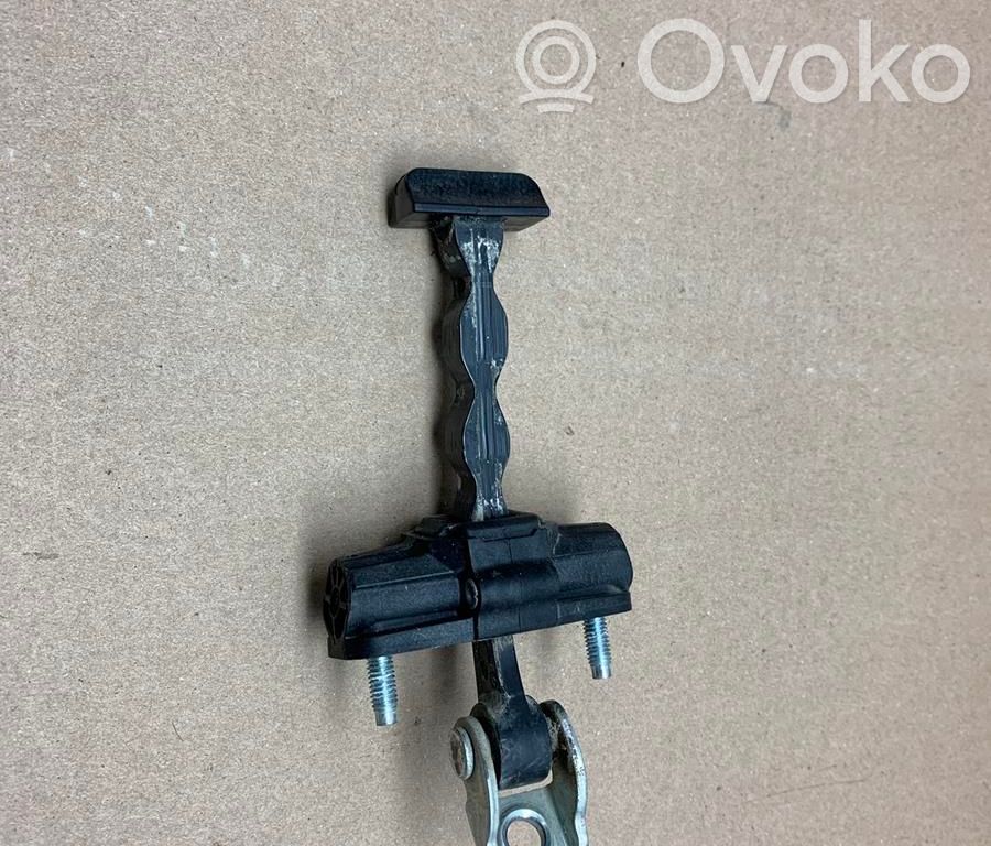 Fiat Fiorino Etuoven pidätin 