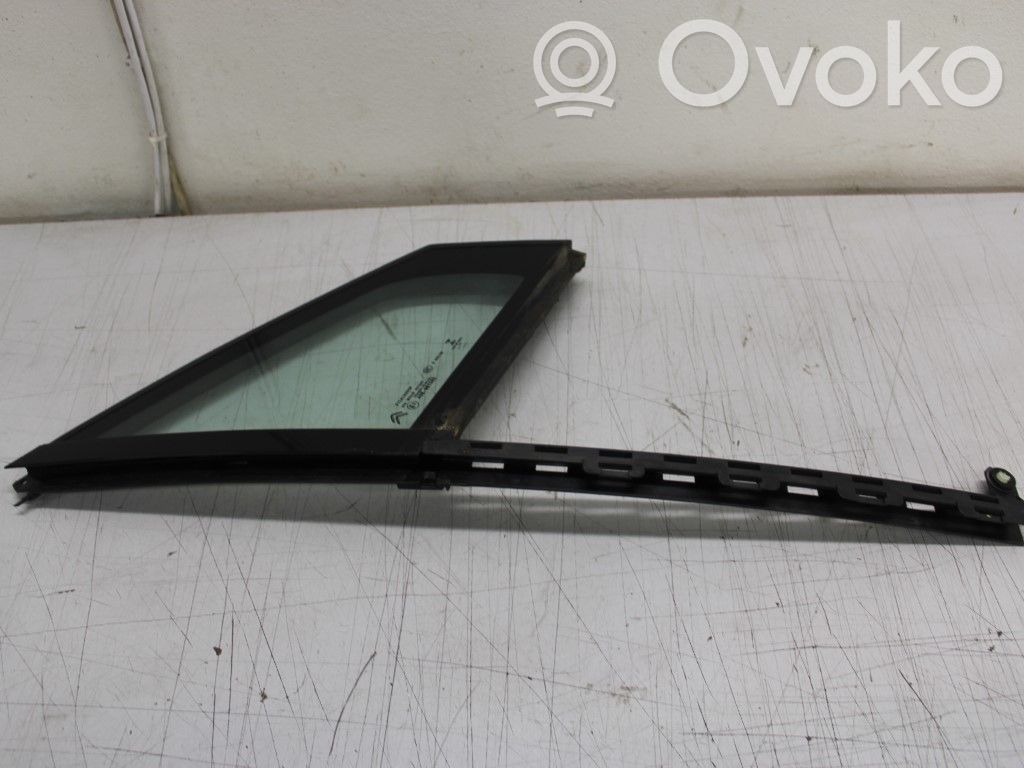 Citroen C4 II Ventanilla de ventilación de la puerta delantera cuatro puertas 