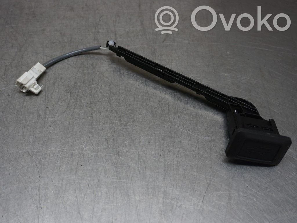Toyota RAV 4 (XA50) Tailgate/boot open switch button 