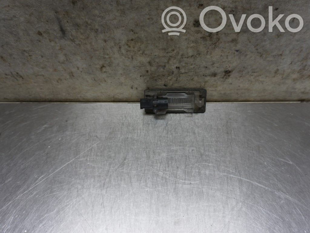 Opel Astra J Éclairage de plaque d'immatriculation 