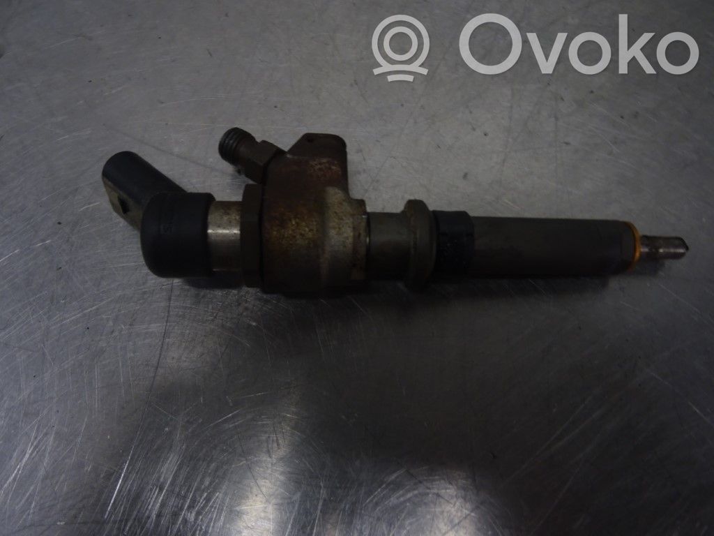 Inyector de combustible   1980Y0,173042,00001980F0