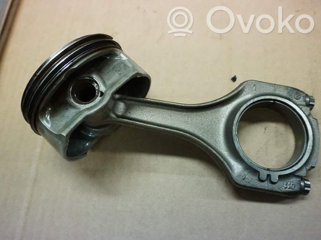 BMW 3 E92 E93 Piston 