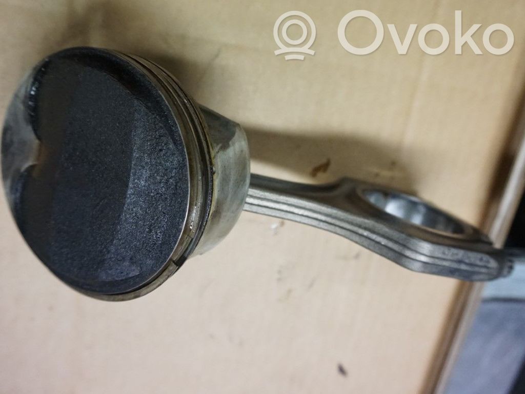 BMW 3 E92 E93 Piston 