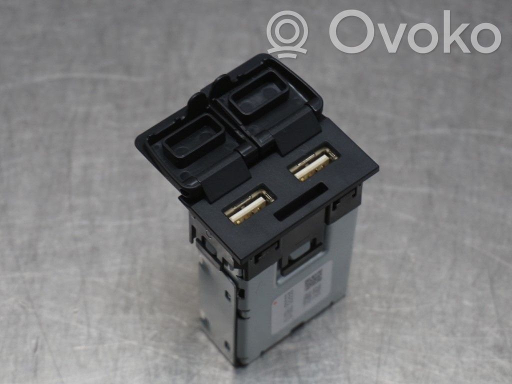 Lexus UX USB socket connector 