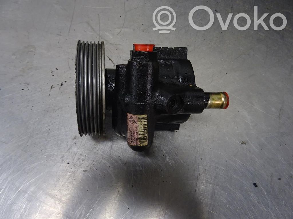 Renault Scenic I Power steering pump 