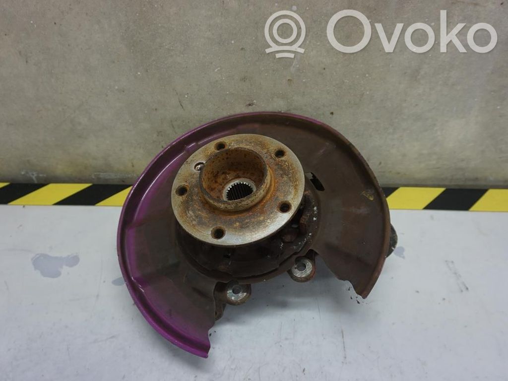 BMW 3 E90 E91 Front wheel hub 