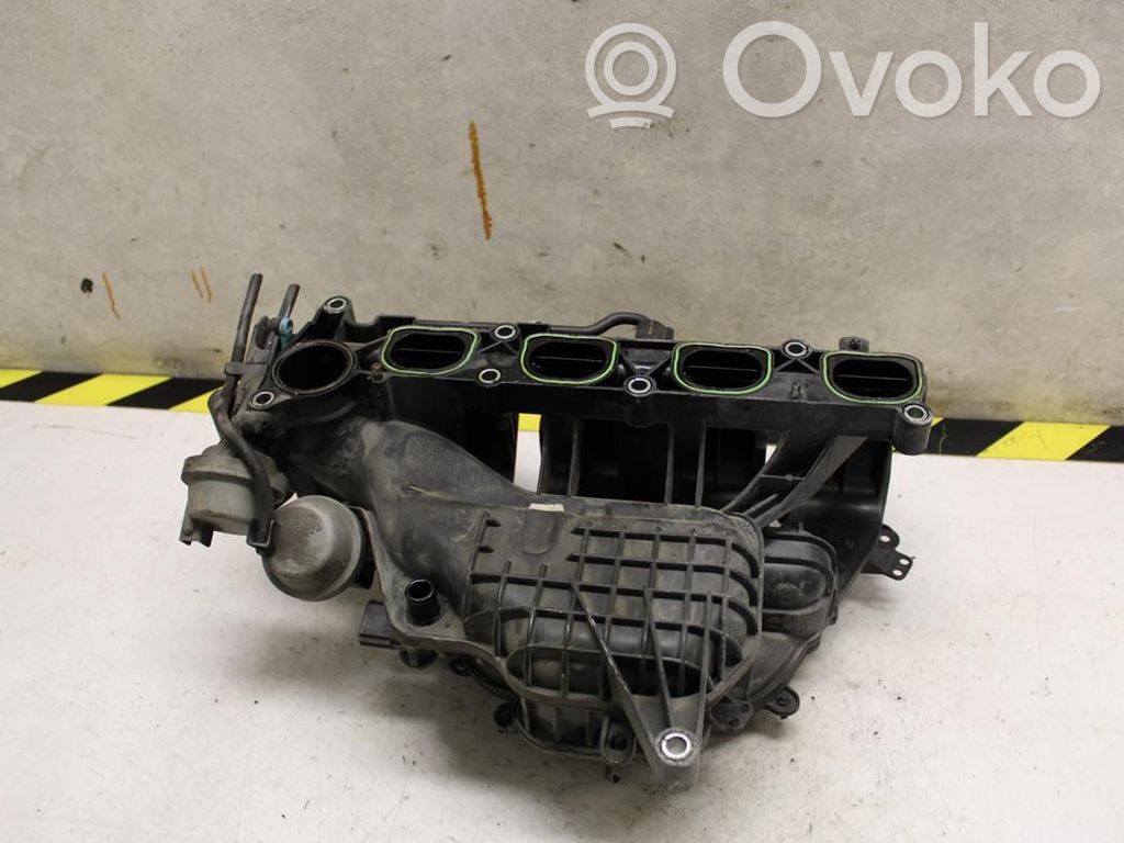 Volvo C30 Colector de admisión 