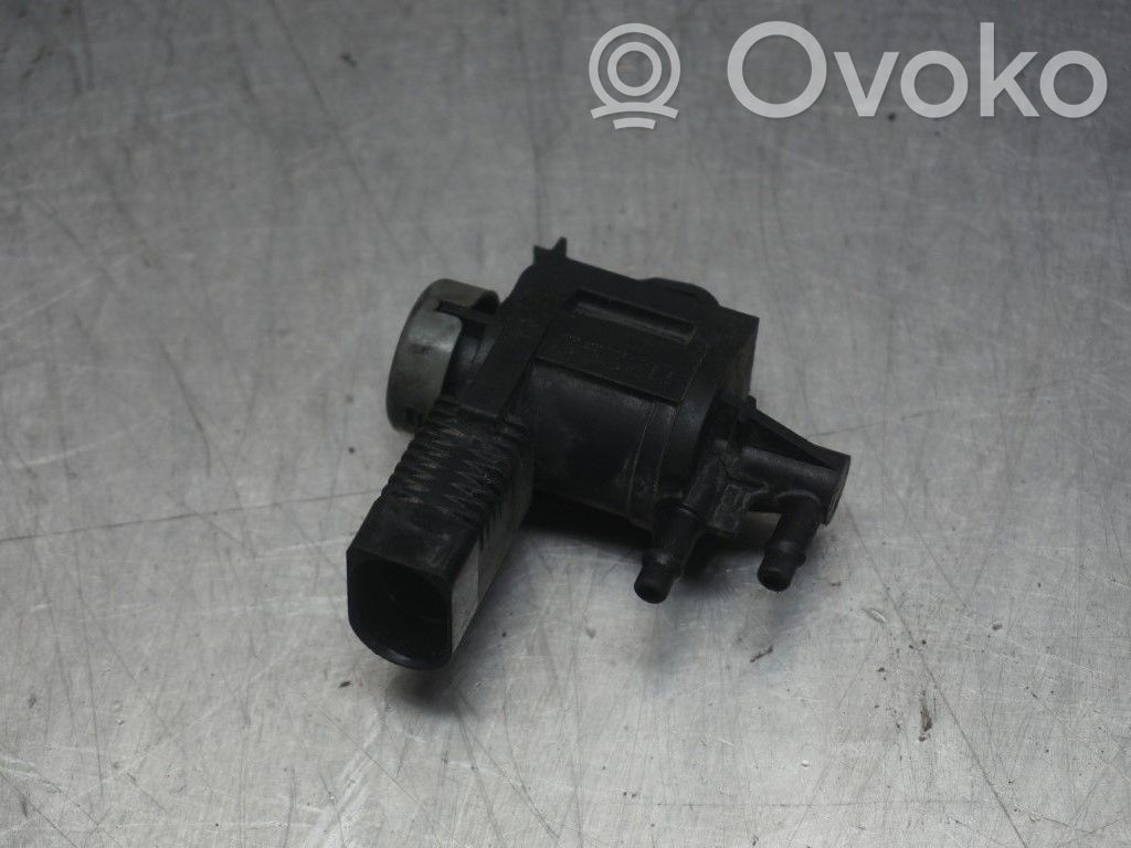 Audi A3 S3 8L Válvula de vacío 