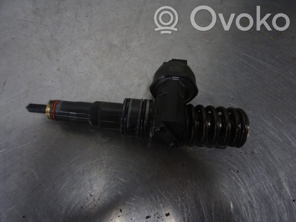 Inyector de combustible   038130073BN,173001,038130073BL