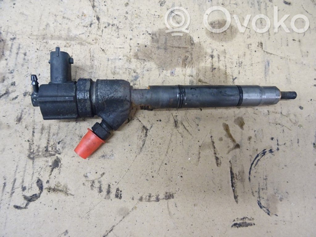 Inyector de combustible   338002A900,173134
