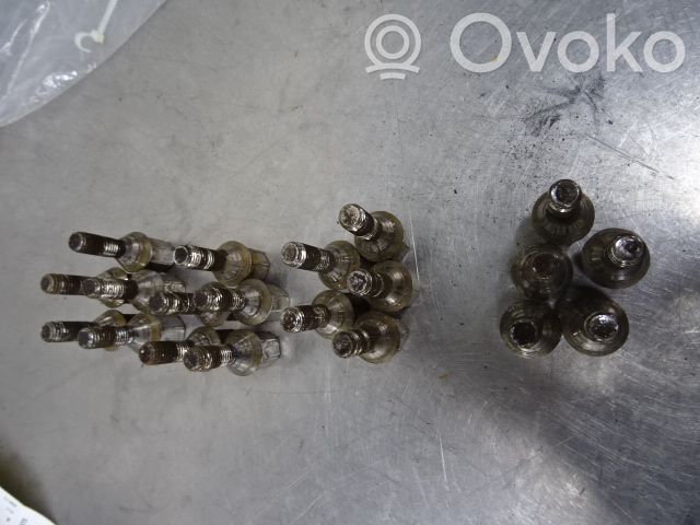 Tuercas/tornillos   212568