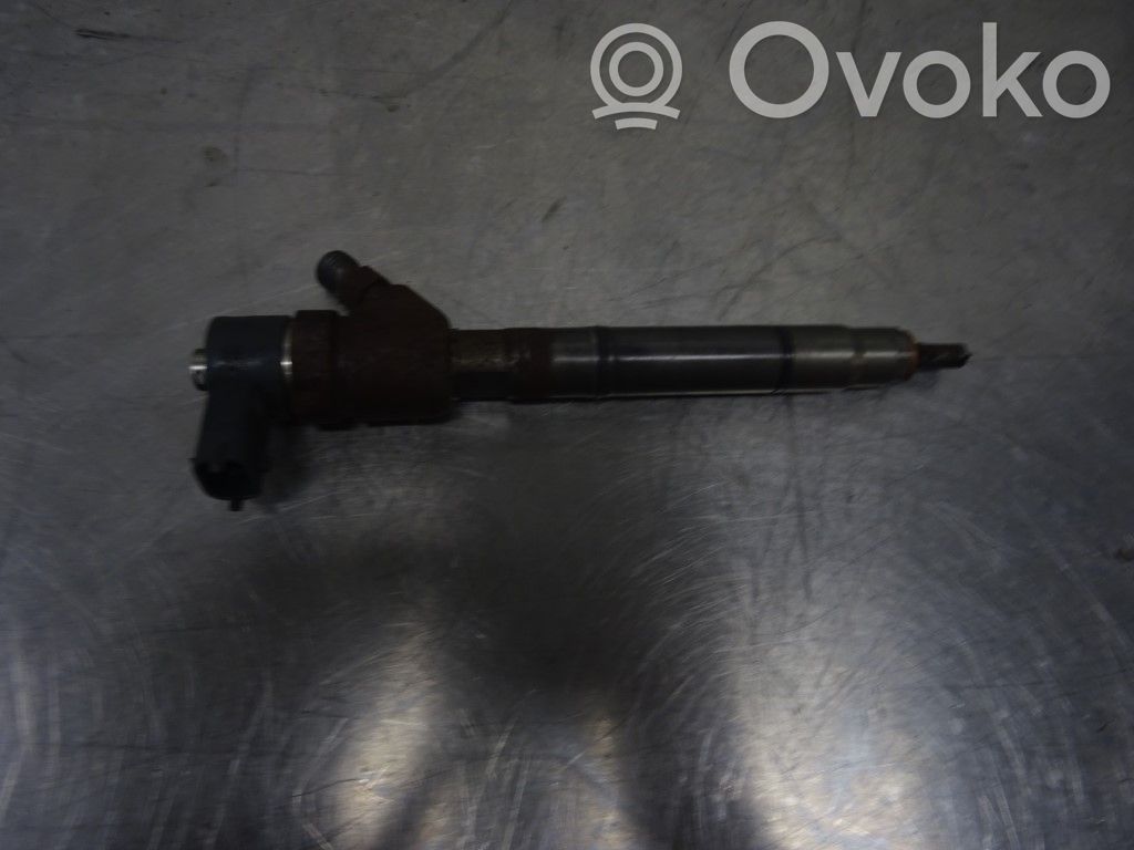 Inyector de combustible   338002A900,173134