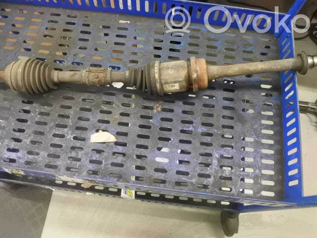 Toyota Corolla Verso E121 Etuvetoakseli 