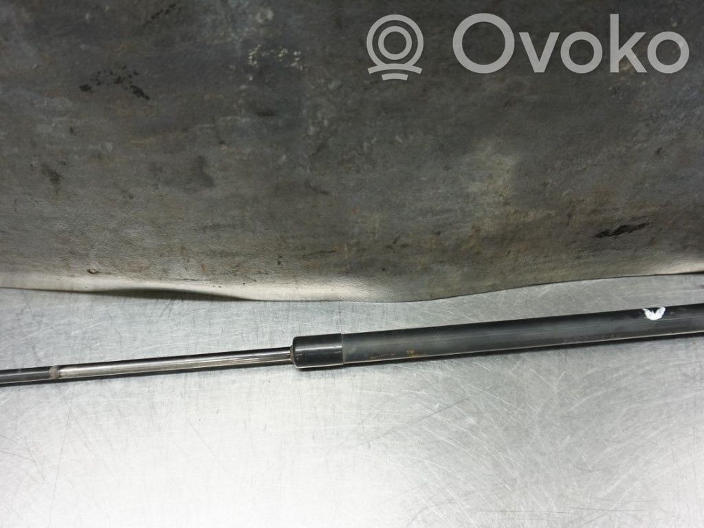 Amortyzator / Siłownik tylnej klapy bagażnika   817714D010,N023004