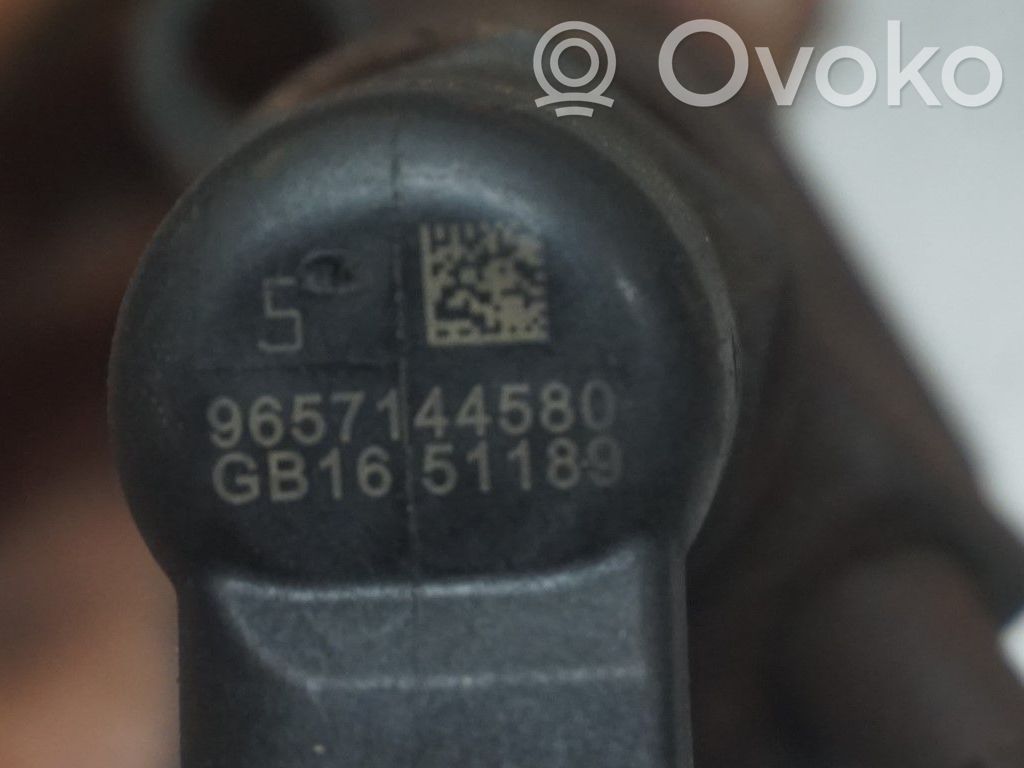 Ford S-MAX Polttoainesuutin 